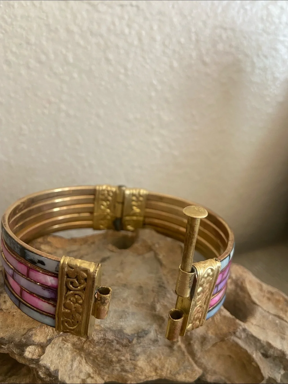Vintage 70s Brass Mother of Pearl Inlay Hinged Bangle Bracelet